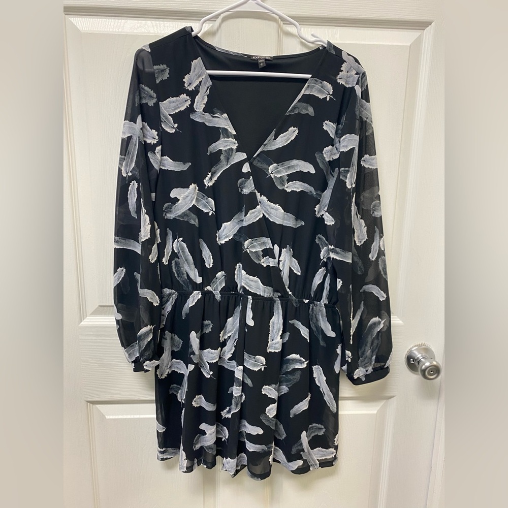 Express Black and White V-Neck Bishop Sleeve Sundress